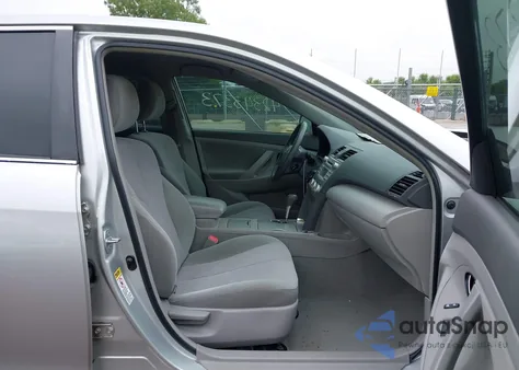 2011 Toyota Camry Le/Se/Xle z USA, uszkodzony, nr VIN 4T4BF3EKXBR218625